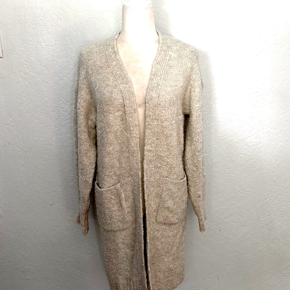 - Gap Gray opened Long Sweater